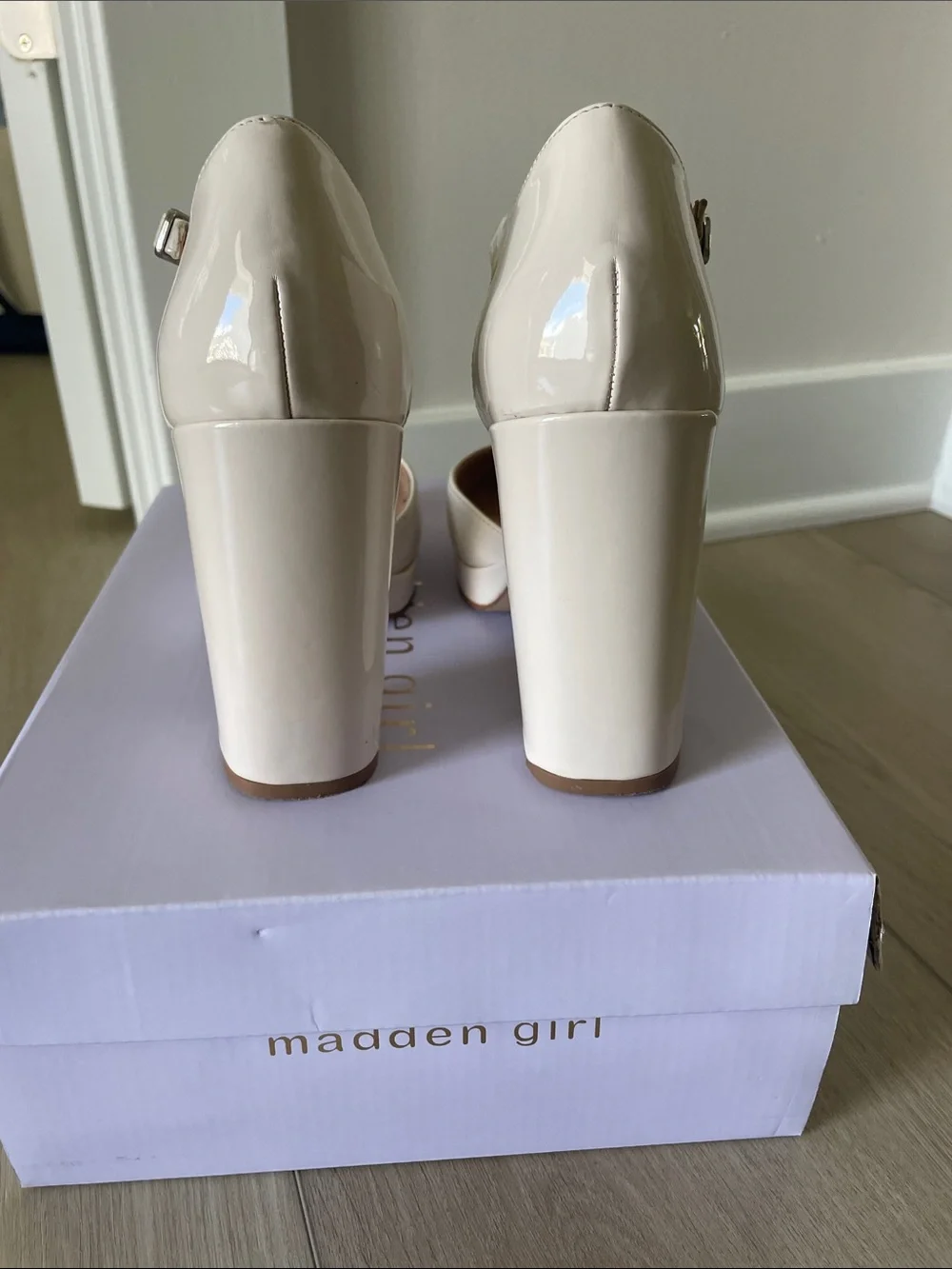 Madden Girl Unaa Bone color Patent Ankle-Strap Platform Block Heels Sz 7